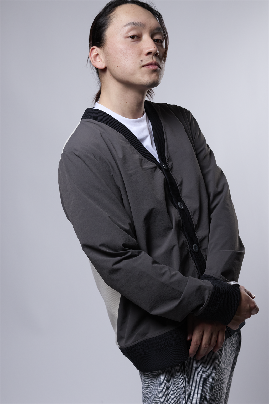 イソザイコンビVネックカーディガン 41-290100