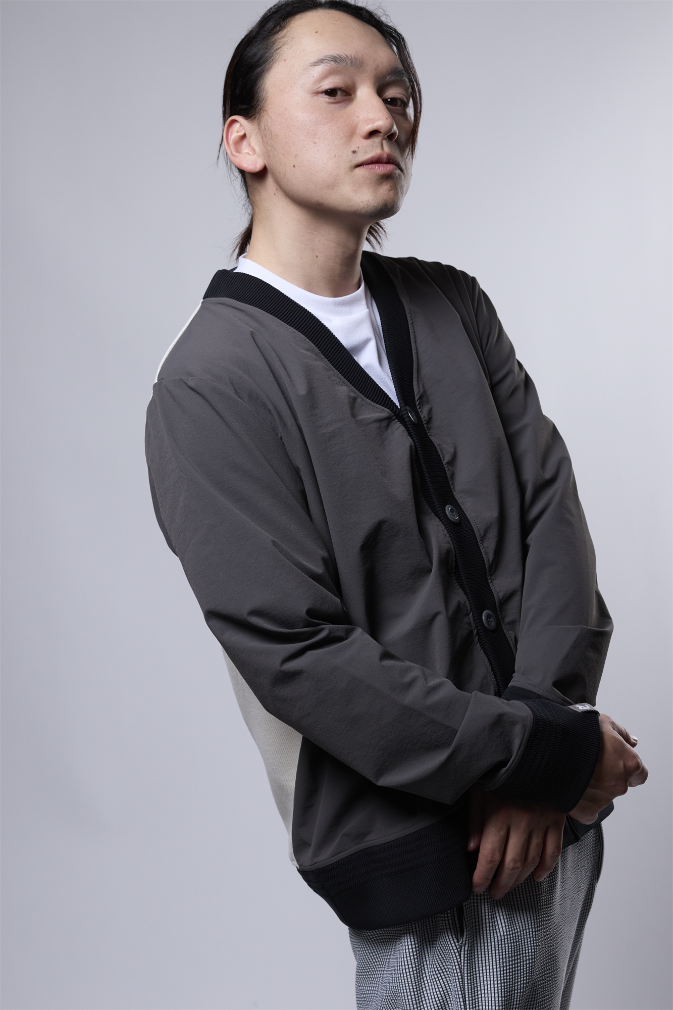 イソザイコンビVネックカーディガン 41-290100