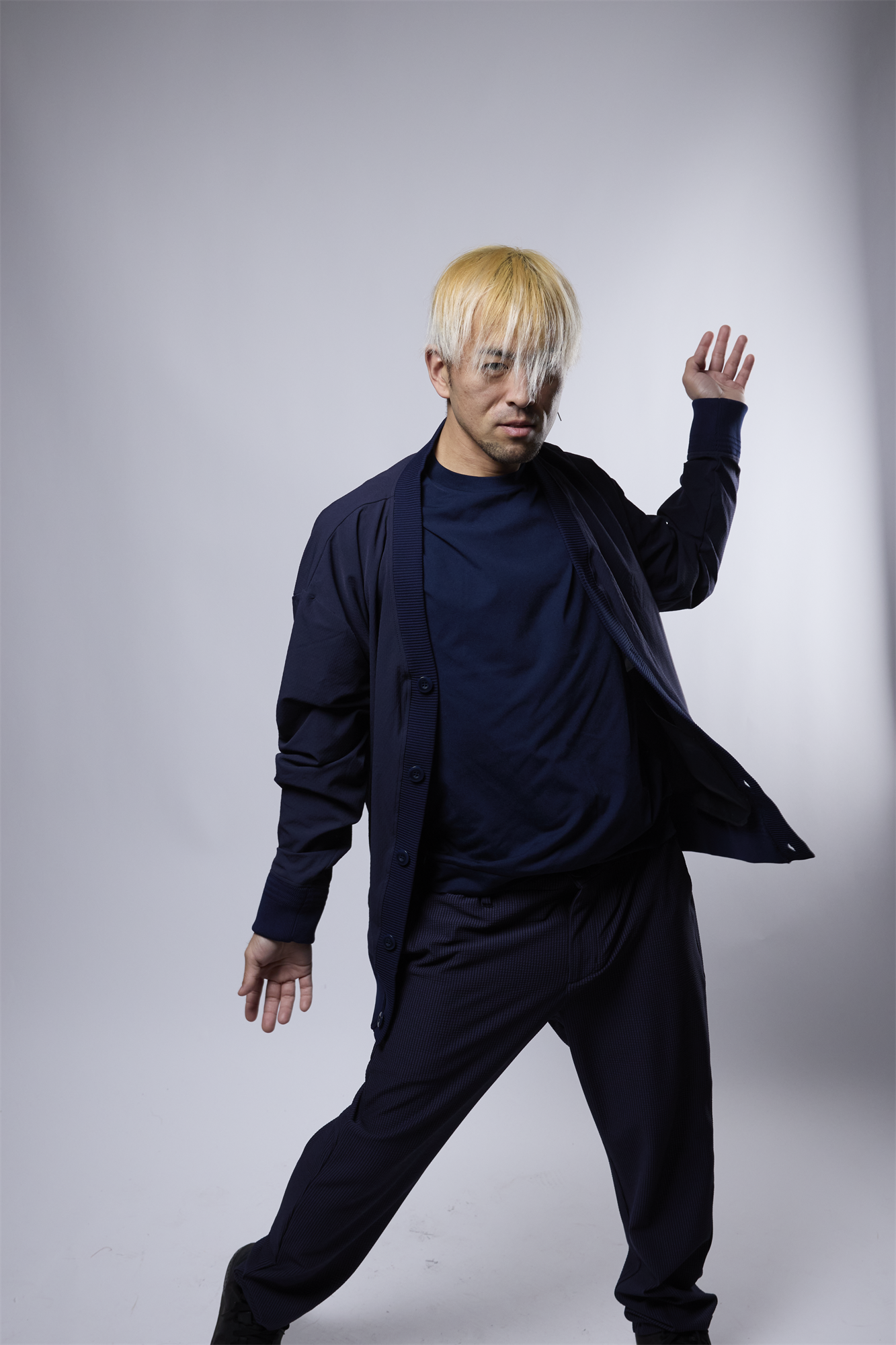 イソザイコンビVネックカーディガン 41-290100